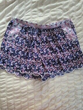 Navy Floral Scalloped Hem Shorts